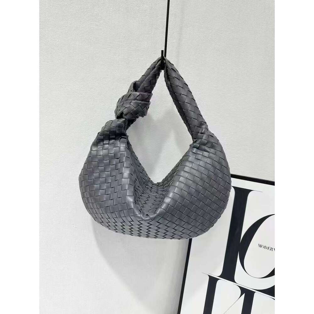 DHcollections B Brand 2025 New Woven Capacity Versatile Commuter Underarm Shoulder Bag Light Luxury Handbag Large Size