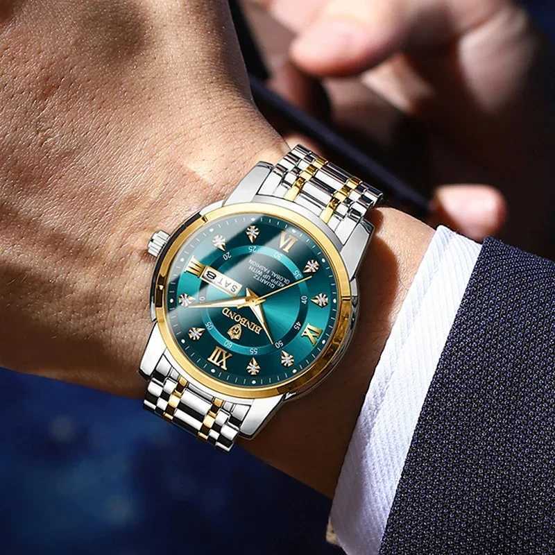 Casual Business Mens Fashion Quartz Wristwatches Gold Diamond Clock Men Luxury Automatic Ice Mens Gifts Watches W250806