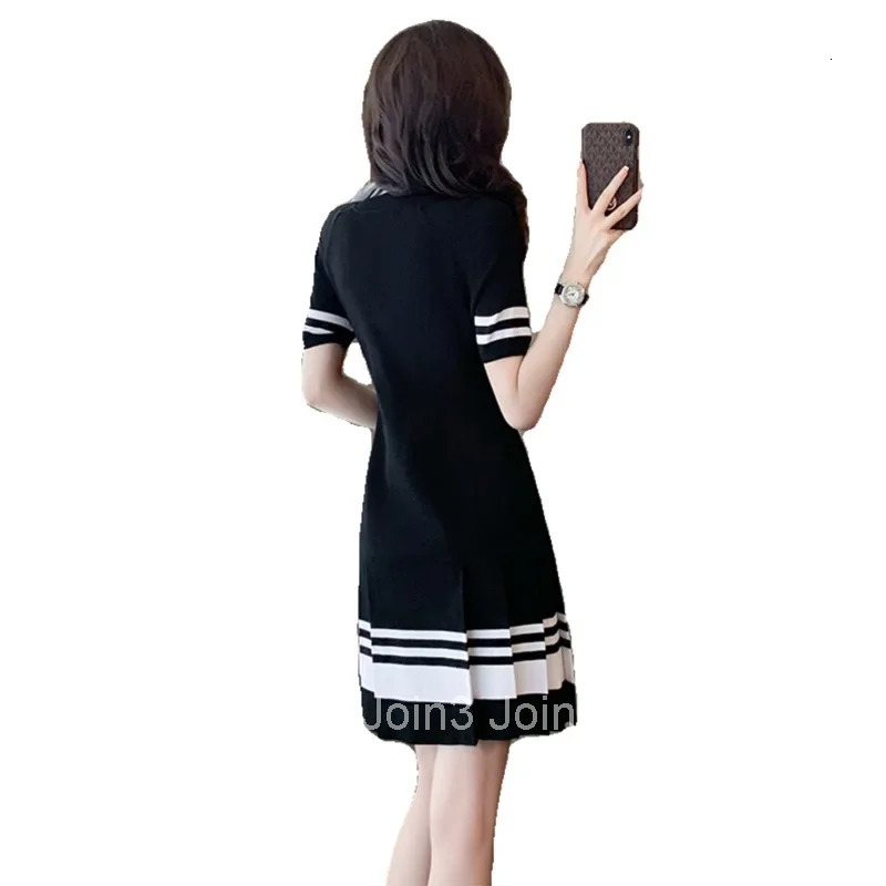 Summer Ice Silk Knitted Dress Womens Elegant Goddess Style Slimming Design Mini Dress round Neck Short Sleeve Empire Waist