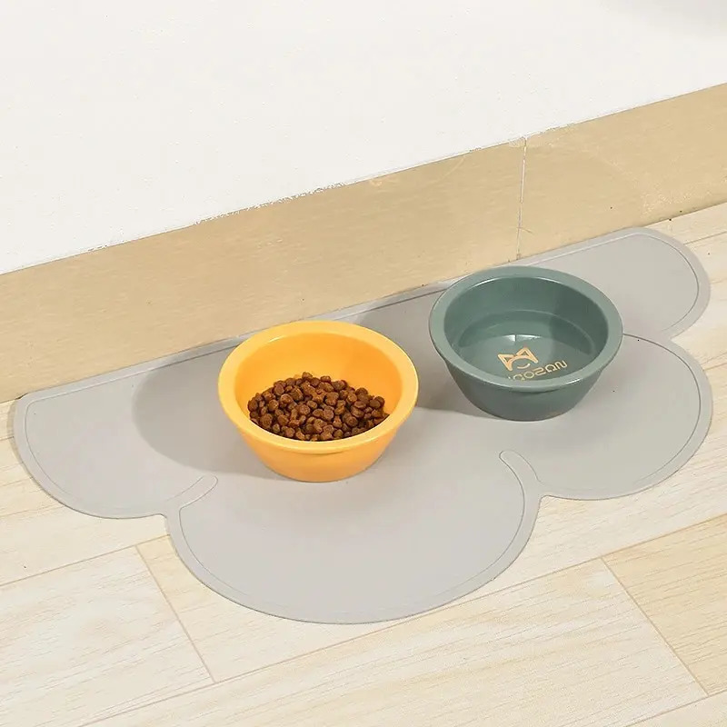 Pet Feeding Mat for Cats and Dogs with Nonspill Nonslip Waterproof Leakage Food Easy to Clean Silicone Placemats 250805