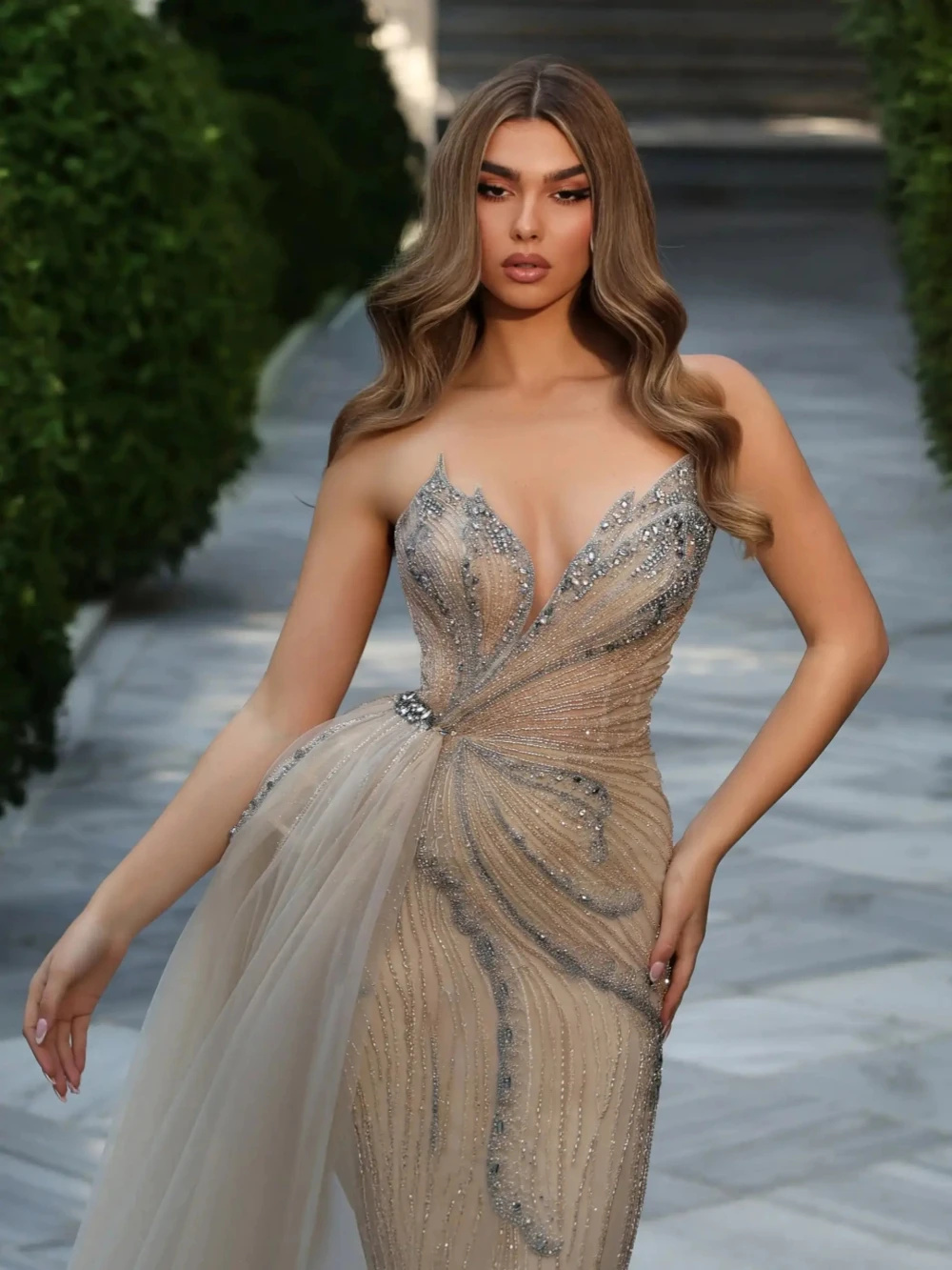 Sexy Beading Strapless Mermaid Evening Dresses With Side Train Vintage Crystal Sleeveless Floor Length Evening Gowns