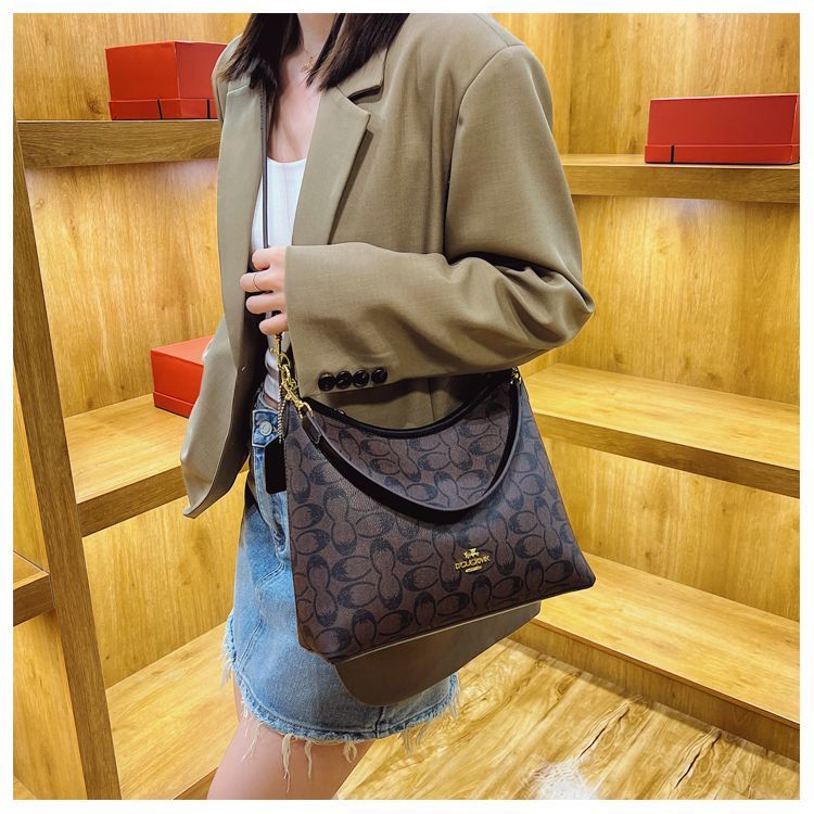 Designer bag fashionable and luxurious European and American printed large capacity high-end crossbody bag versatile shoulder bag armpit bag exquisite