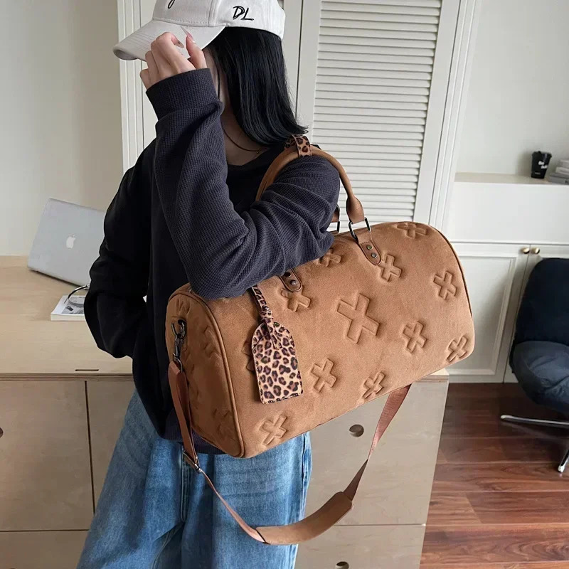 Fashion Crease Large Capacity Travel Bag PU Texture Thickened Durable Luggage Bag Multifunctional Yoga Swimming Sports Bag 250806