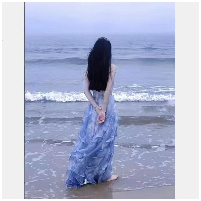 2025 summer fashion French style blue strapless dress, fairy summer high-end design, sexy and niche super fairy princess beach vacation long dress, ne