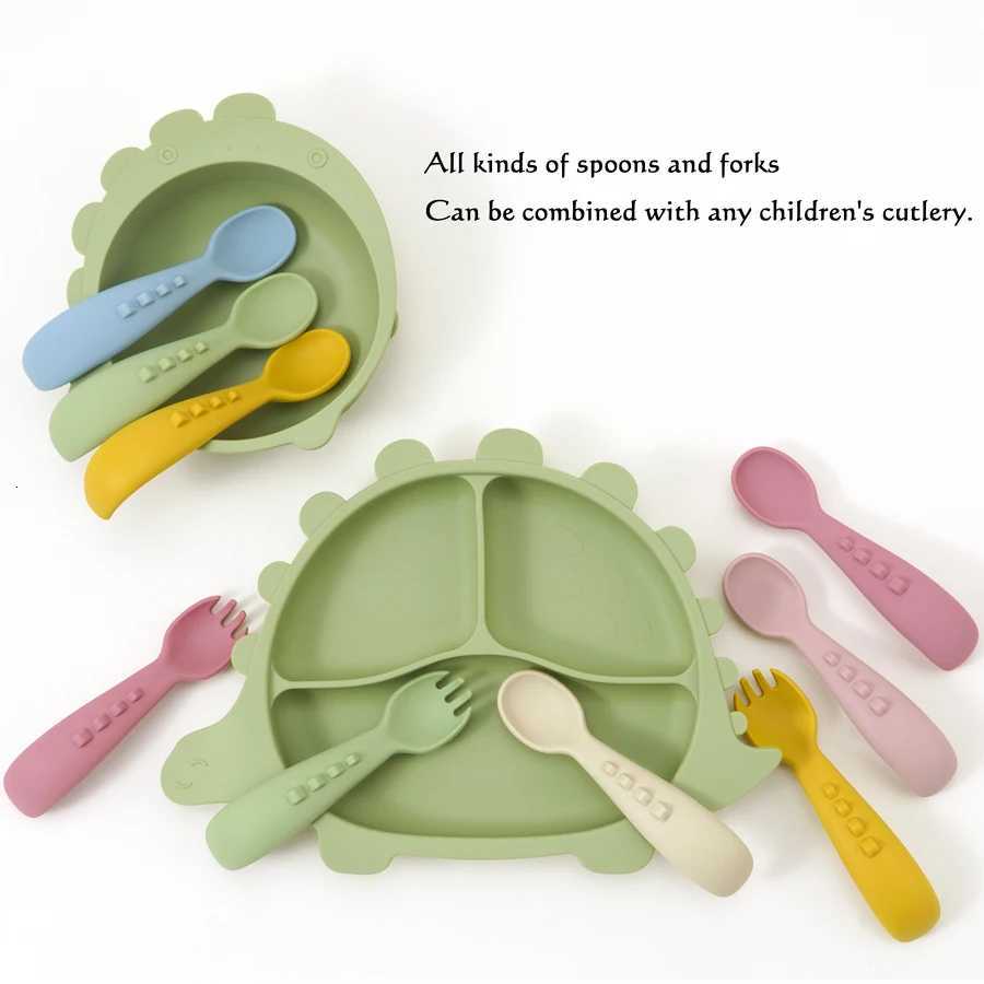 4Pcs/Set Baby Silicone Dishes Plate Spoon Set Baby Feeding Sucker Bowl Baby BPA Free Fork Spoon Portable Tableware For Children X250806