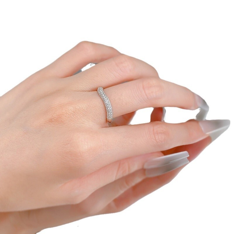 Hui Zhi Wing Jewelry New Twist V-Shaped Full Inlaid Row Ring Elegant Internet Celebrity Same S Silver Line Ins Style