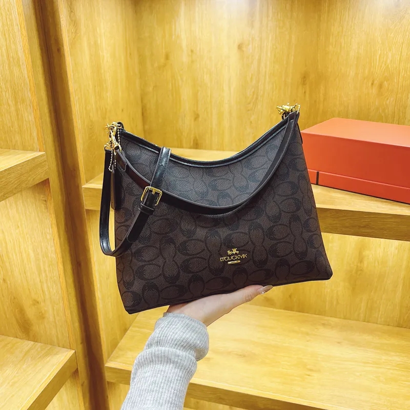 Designer bag fashionable and luxurious European and American printed large capacity high-end crossbody bag versatile shoulder bag armpit bag exquisite