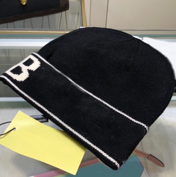 Designer Bubbrry Beaine Fashion Cashmere Hats Women's Letter Cold Hats Thickened Knitted Hats Casquette Luxury Men's Warm Ear Protection Hats Winter Head Caps