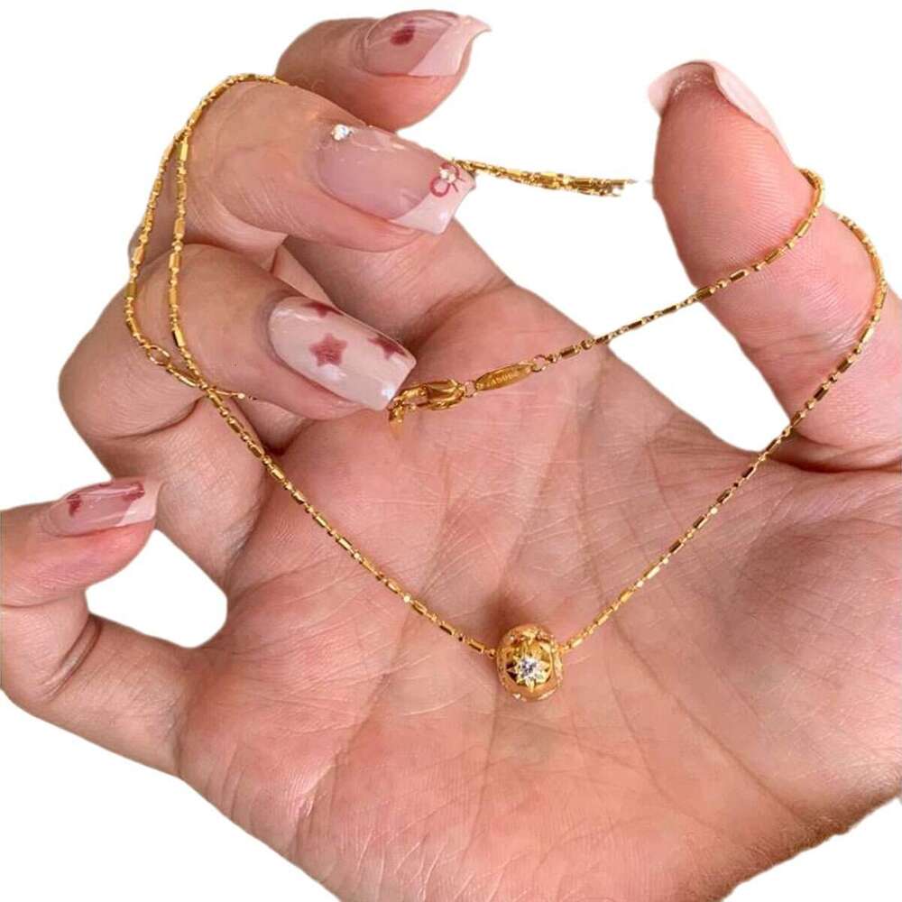 Exquisite Kaleidoscope Starburst Necklace High-end New Niche Personality Design Light Versatile Clavicle Chain