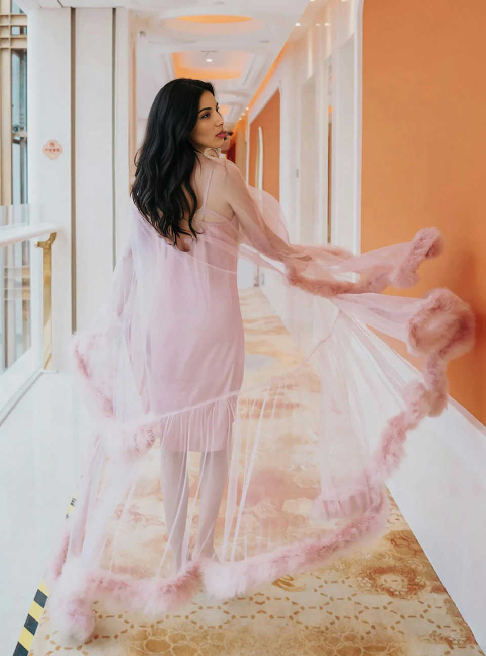 Elegant Lace-up Mesh Nightdress With Fluffy Sleeves Wedding Night Bath Dress Bride Robe Nightgown Customized