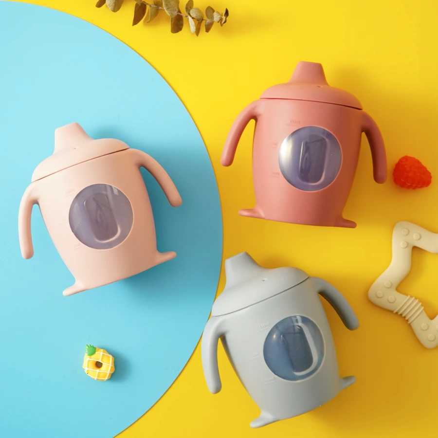 1PC Baby Silicone Sippy Cup Cartoon Penguin Shape Water Bottle Visible Baby Bottles Transparent Cups Portable Baby Tableware X2508061