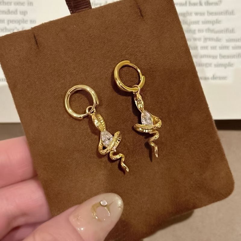 Hui Zhi Wing Jewelry New S Sier Snake Wrapped Horse Eye Earrings Light High-End Feel Ear Accessories