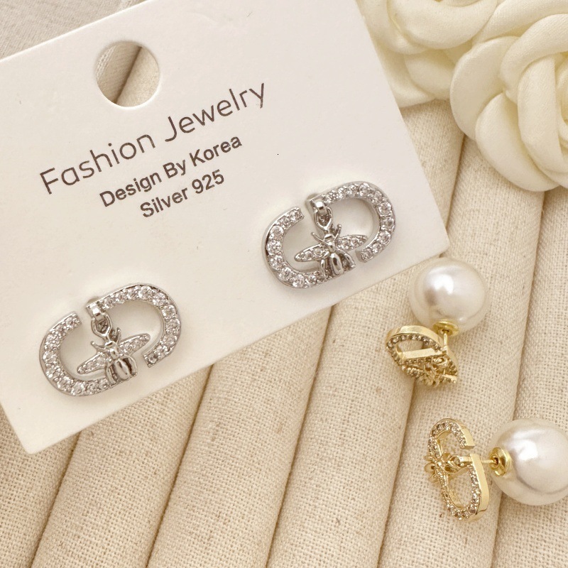 Luxurious Retro Creative Women's Earrings Free Shipping Designer Micro Inlaid Diamonds Bees Pearls Temperament Fashion Ear Accessories