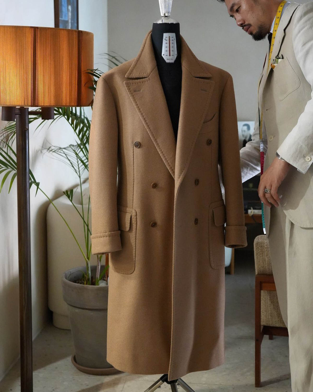 Vintage England Style Men's Overcoat Thick Peaked Lapel Double Breasted Casual Winter Warm Coat Customized