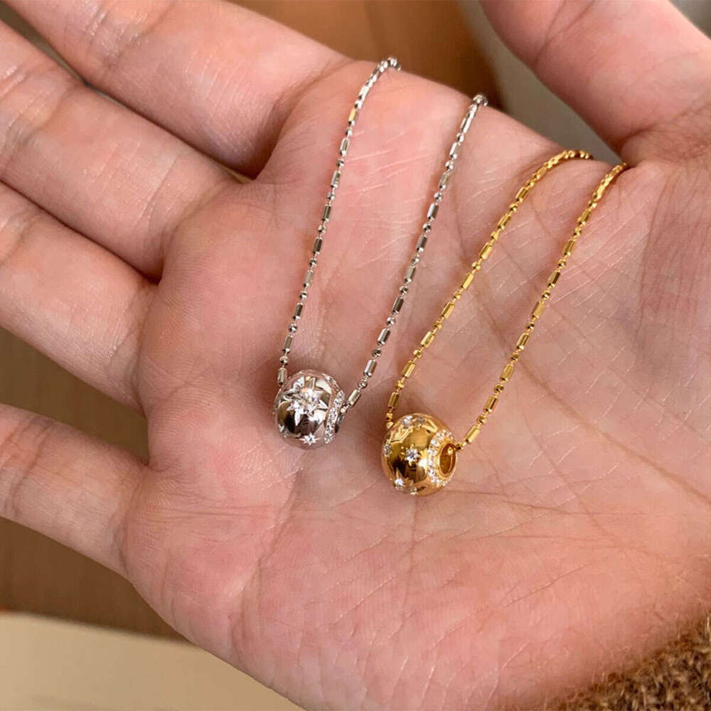 Exquisite Kaleidoscope Starburst Necklace High-end New Niche Personality Design Light Versatile Clavicle Chain