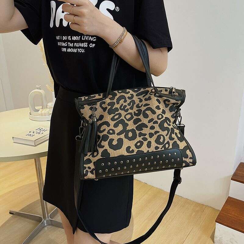 Hot Fashion leopard print women's European and American fashion style single shoulder crossbody bag commuter handbag