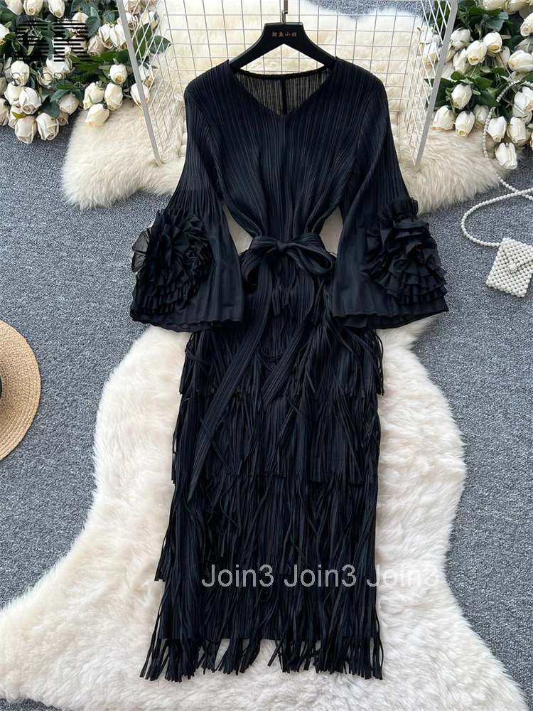 Luxury 3D Floral Pleated Dress Female Lace Up Design V Neck Flare Sleeves Women High Quality Tassel Party Dresses