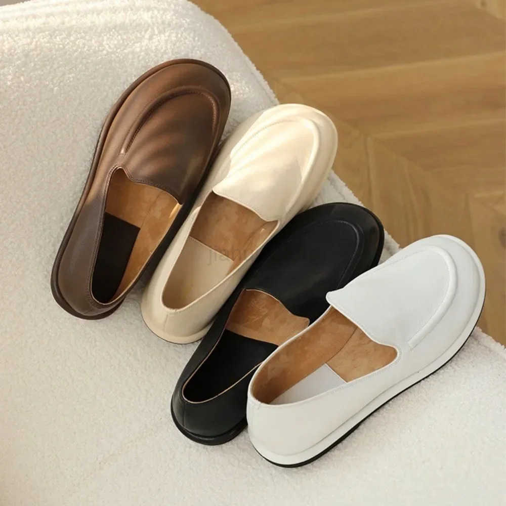 2025 New Spring Womens Loafers Flat Shoes Round Toe One Foot Slip-on Shoes Genuine Leather Soft Flats Shoes Women Shoes M250806