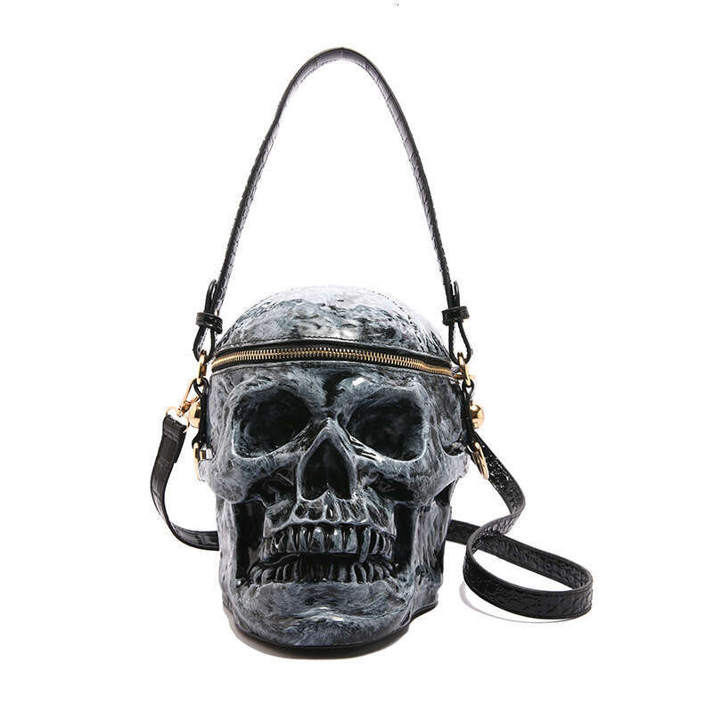Designer bag 2025 Creative Funny Personality Ghost Head Metal Skull Halloween Crossbody Shoulder Bag for Men and Women