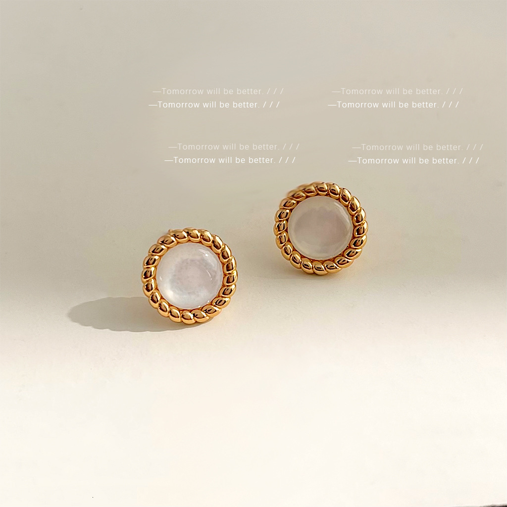 Minimalist Round Natural Shell Earrings Free Shipping Designer Luxury Jewelry Minimalist Compact Fashion Ear Studs Women's Accessories