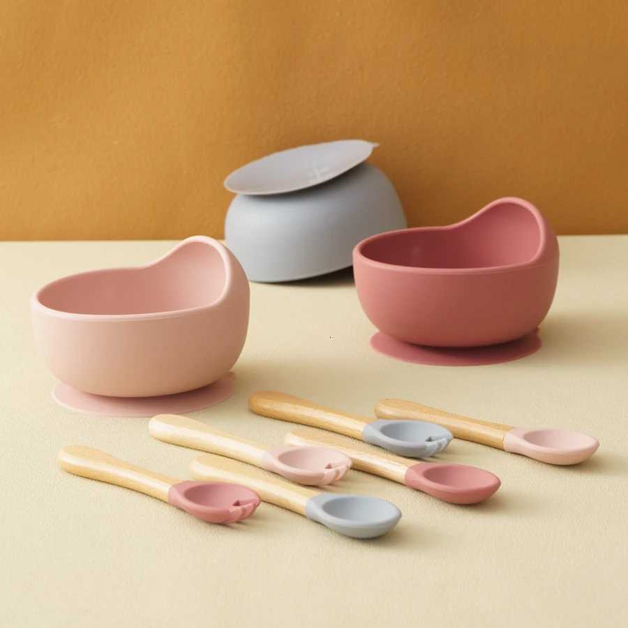 3Pcs Silicone Baby Feeding Bowl Set Baby Learning Dishes Suction Bowl Set Wood Spoon Fork Children Tableware Baby Supplies X250806
