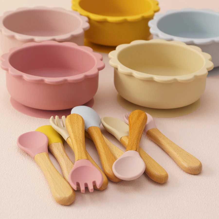 3Pcs/Set Silicone Baby Feeding Bowl Waterproof Spoon Fork Baby Stuff Color Kids Silicone Cartoon Animals Dishes For Baby X250806
