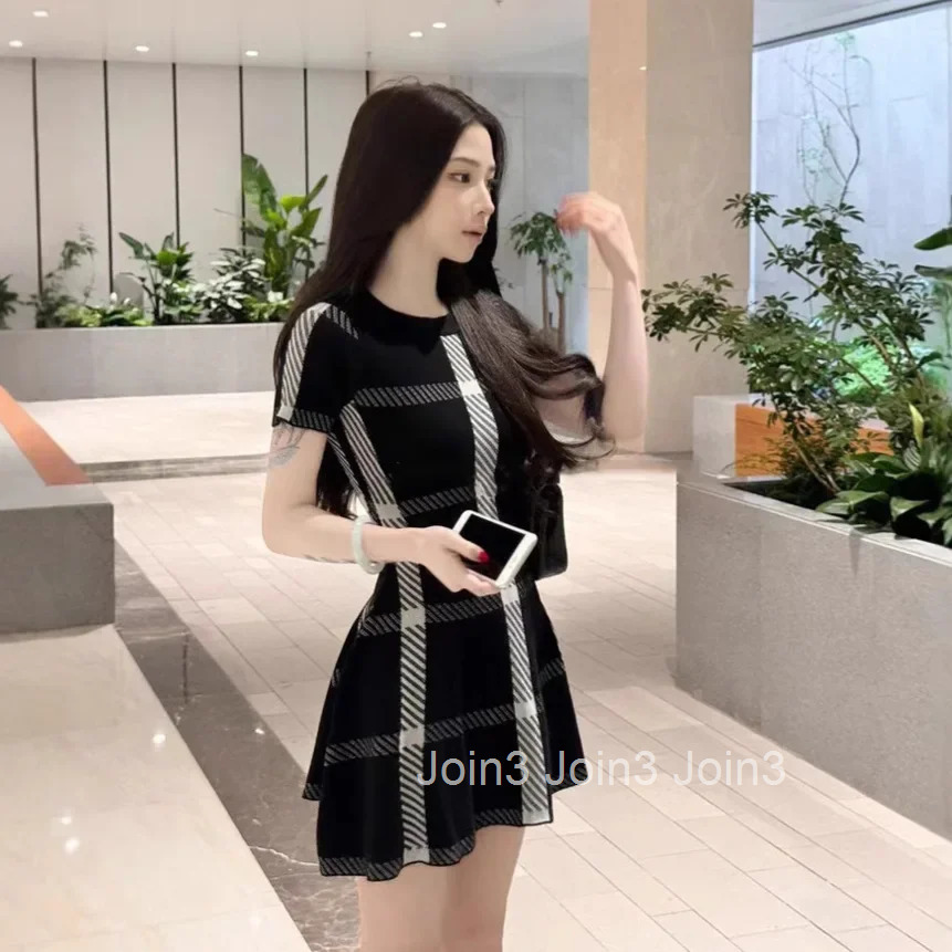 French Vintage Hepburn Style Knitted Dress Womens Mini Skirt Waist Cinching Classy Elegant Ladylike Short Sleeve round Neck