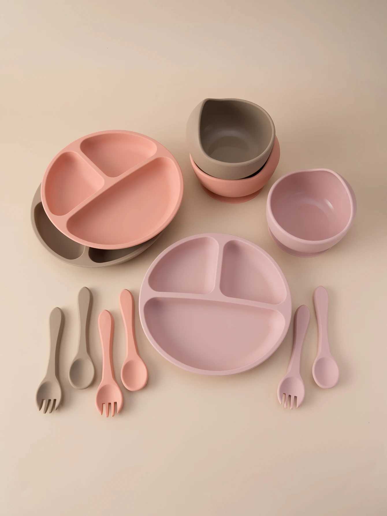 4PCS Baby Silicone Feeding Set Suction Dishes Plate Spoon Fork BPA Free Sucker Bowl Toddler Training Tableware Essentials X250806
