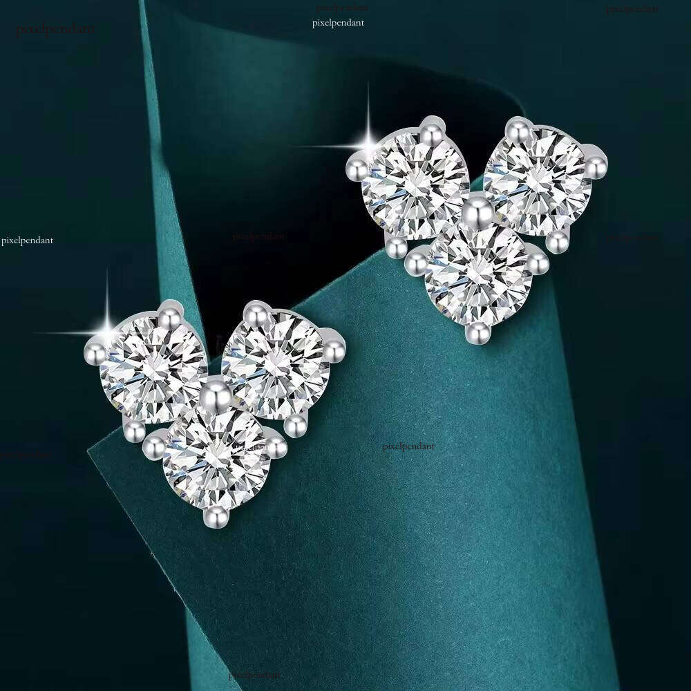 0.6cttw Moissanite Stud with GRA Certificate Sterling Sier Heart-shaped Earrings for Women