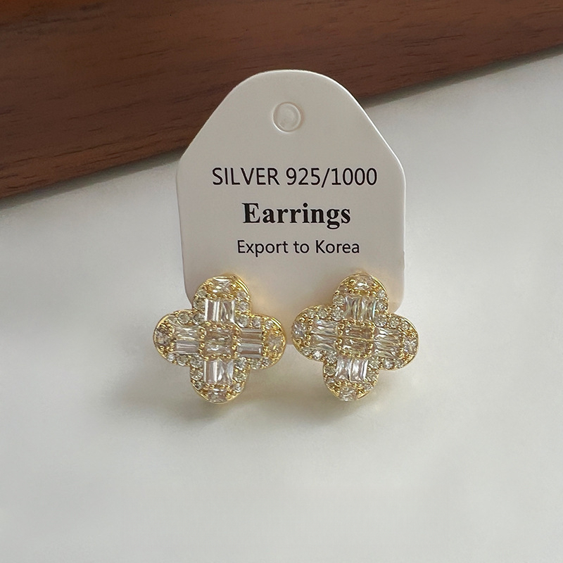 Free Shipping Designer Luxury Jewelry Super Shiny All Zircon Clover Ear Clip Elegant Social High-end Women's Earrings Exquisite Accessories