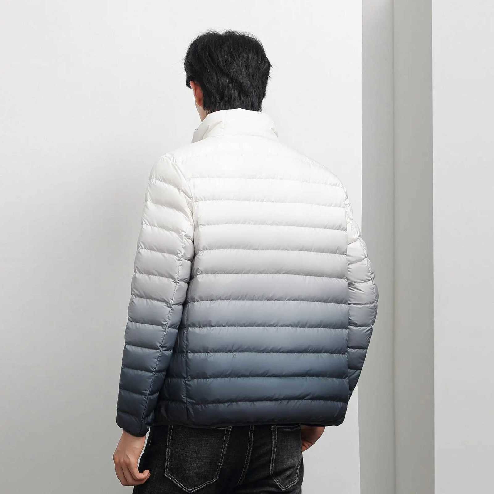 Man Top Quality Autumn Winter Novel Gradient Jacket 90% Duck Down Ultra Light Spring Jacket Stand Collar Outerwear Sporty Coat W250806