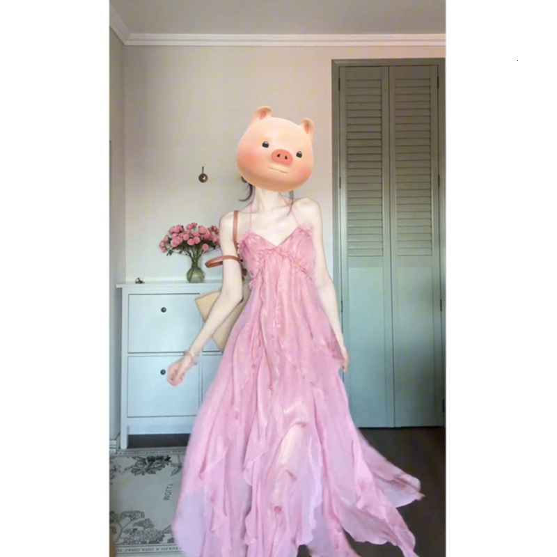 Summer plus size 2025, stunning fashion vacation style camisole dress suitable for women's slim fit backless look, slightly chubby new designer