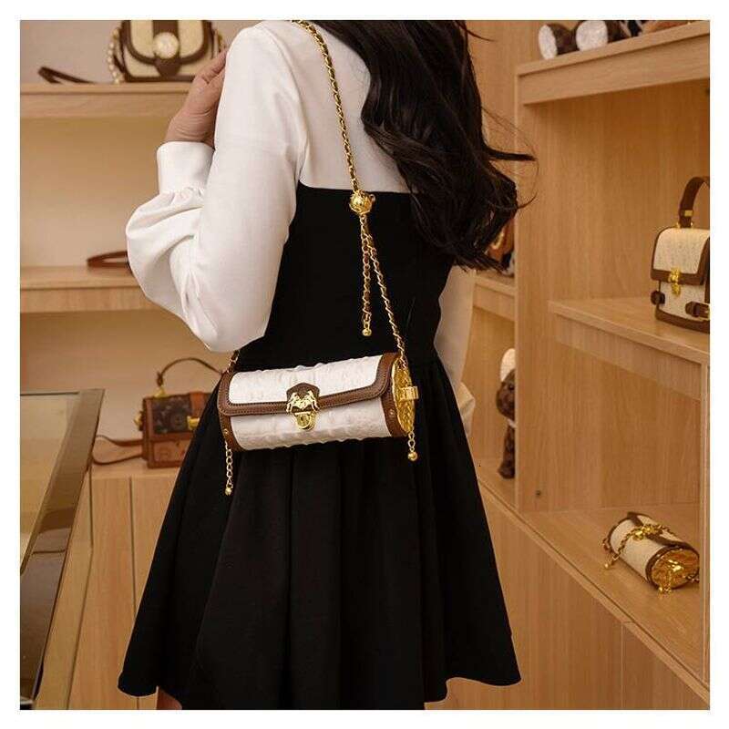 "2025 New Women's Bag, European and American Fashion Trendy Monogram Round Barrel Shoulder/Crossbody/Handbag"