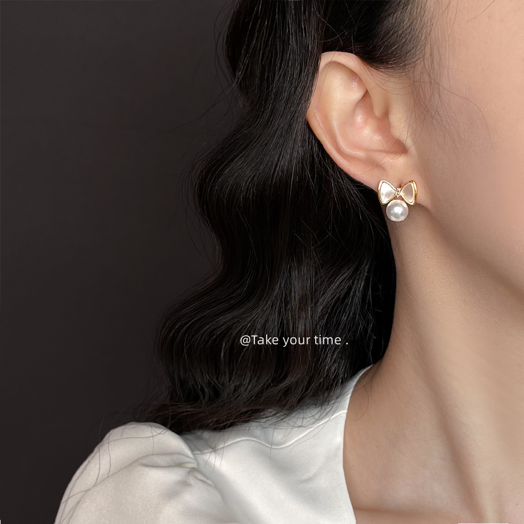 Free Shipping Designer Luxury Jewelry Real Shell Fashion High-end Elegant Commuting Versatile Women's Earrings Simple Ear Accessories