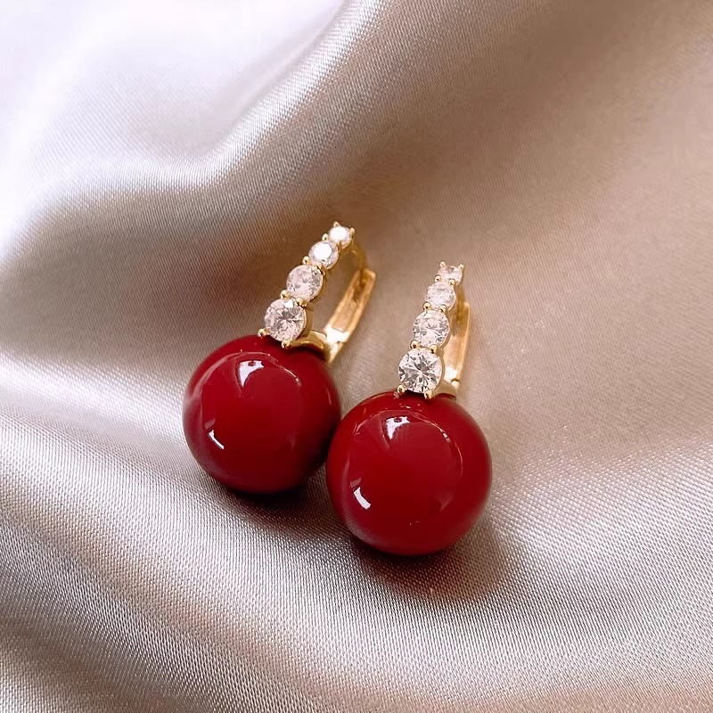 Free Shipping Designer Luxury Jewelry New Women's Red Pearl Earrings Elegant High-end Vintage Earrings Fashion Noble Ear Accessories