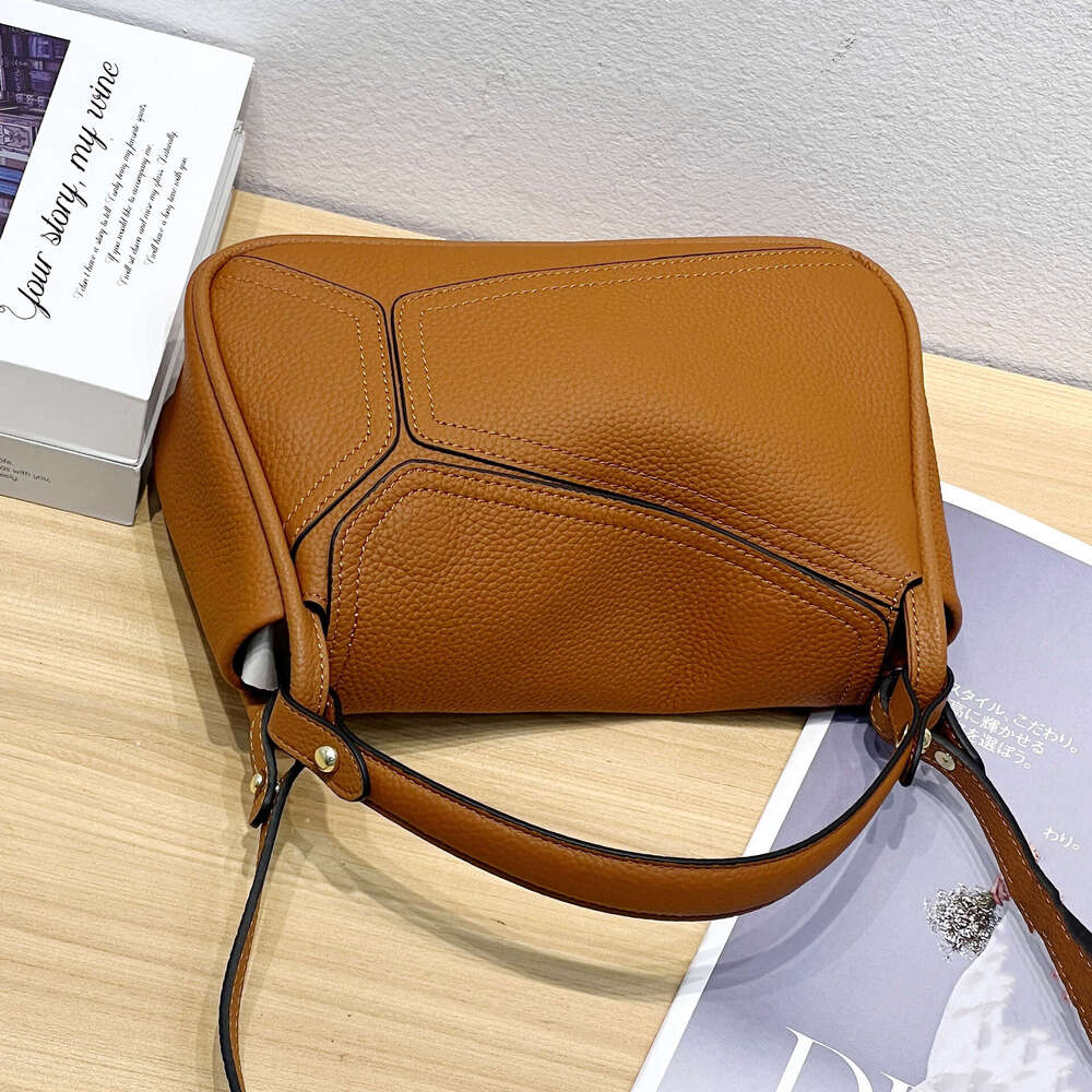 French Style Genuine Leather High-End Luxury Fashion Niche Commuter Pillow Crossbody Women's Shoulder Bag