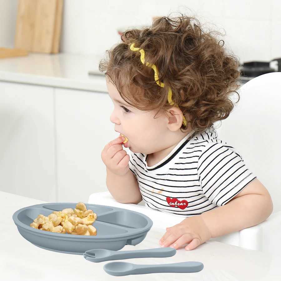 3PCS Childrens Tableware Set Baby Eating Food Training Silicone Tableware Set Baby Sucker Feeding Dishes Plate With Spoon Fork X2508061