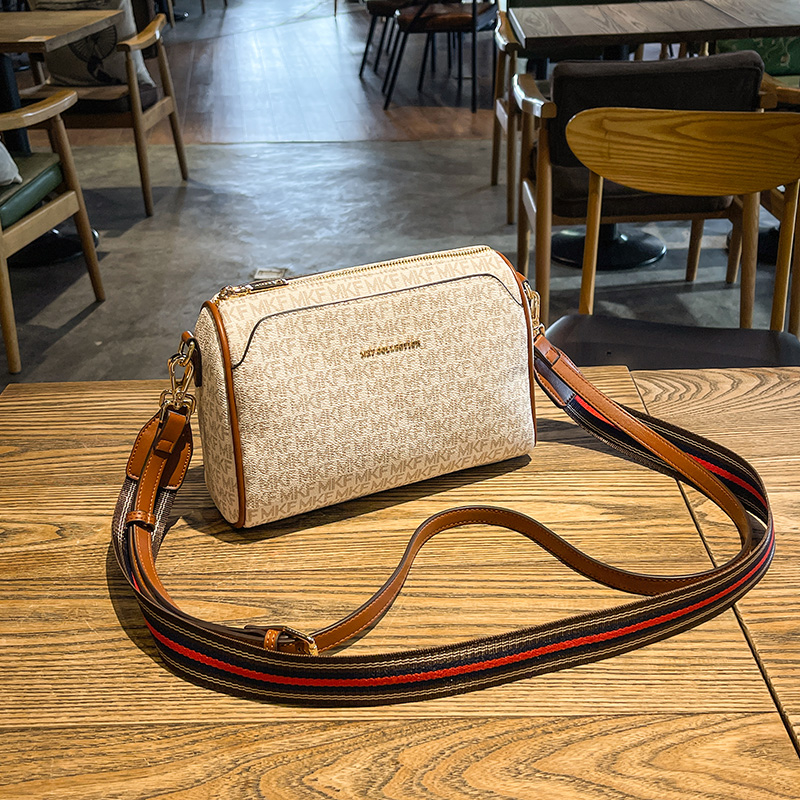 MKF designer bag free shipping Light luxury High quality casual fashion tote bag letter versatile classic Underarm bag for woman