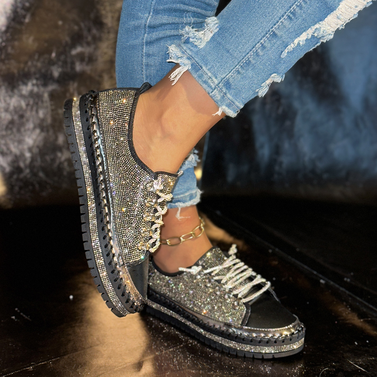 Luxury Women Shoes Summer Women's Flat Shoes Designer Women Sneakers Anti-slip Casual Trainers Femme rhinestone White Shoes Lightweight and non t