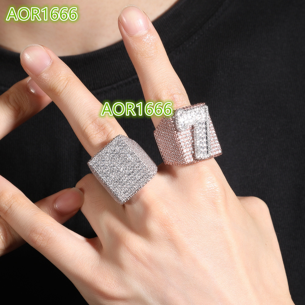 Custom Fashion Jewelry Letter Ring Exaggerate Luxury Lucky Number Signet Ring Iced Zircon Diamond Square A-Z Initial Signet Ring