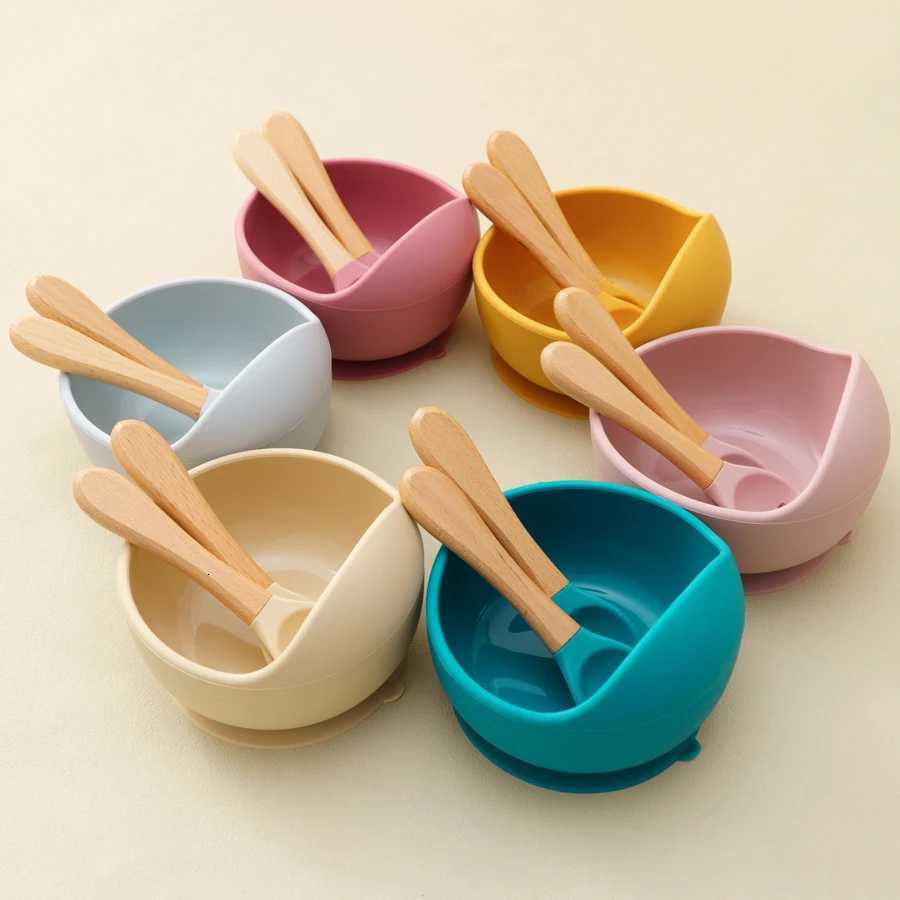 Color Kids Baby Silicone Feeding Bowl Set Food Grade Dishes Plate For Kids Wooden Handle Spoon Fork Training Baby Supplies X250806