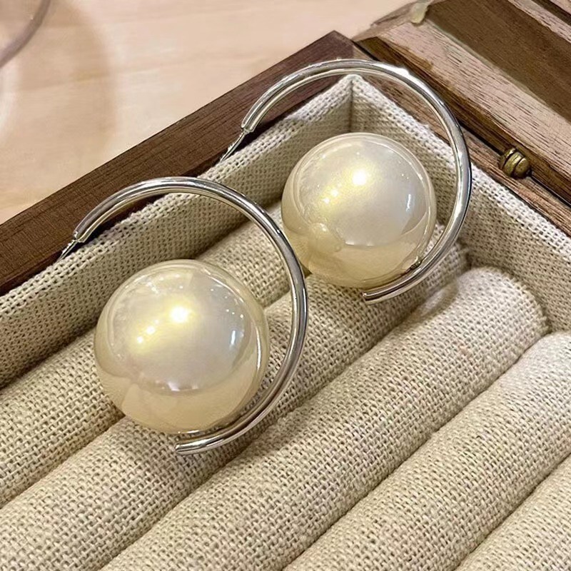 Free Shipping Designer Luxury Jewelry French Baroque Irregular Pearl Pendant Earrings For Women, Niche Fashion Versatile Design Sense Knotted Earrings
