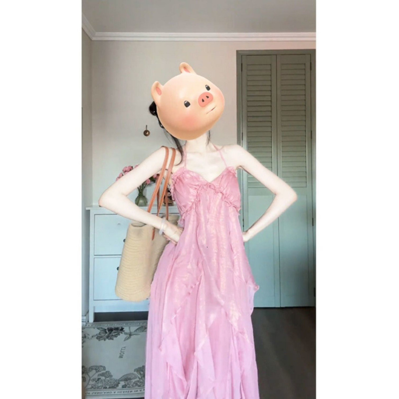 Summer plus size 2025, stunning fashion vacation style camisole dress suitable for women's slim fit backless look, slightly chubby new designer