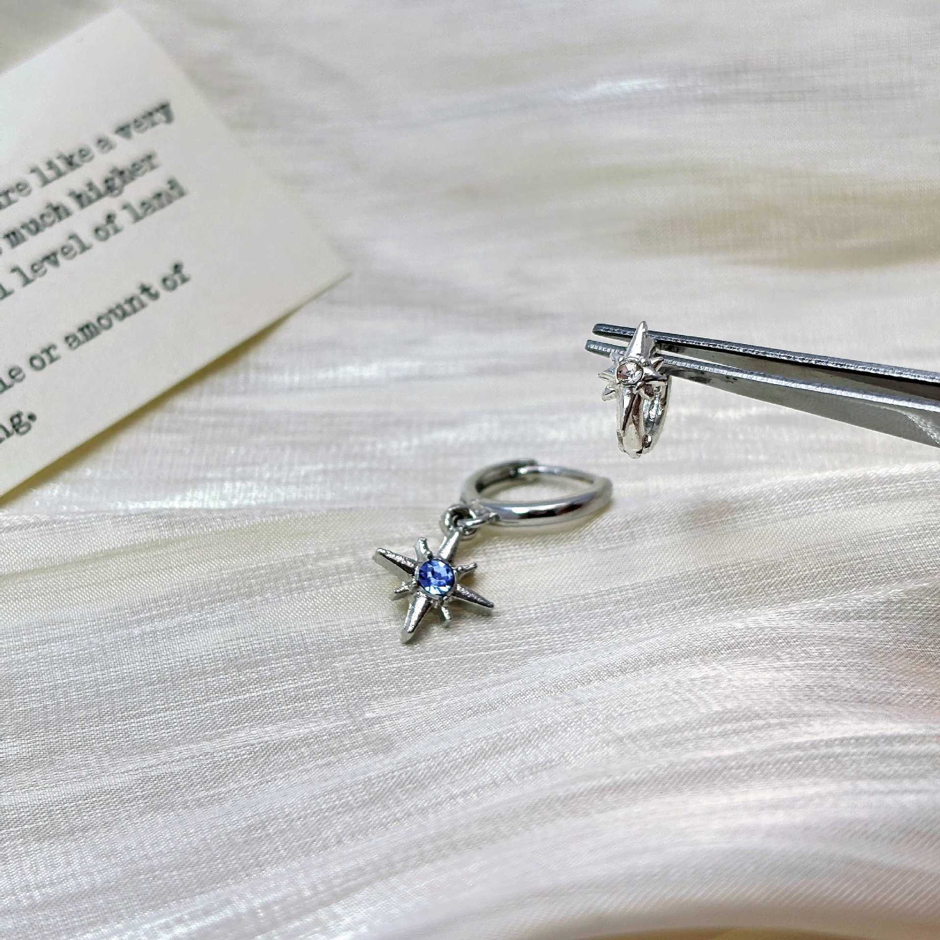 Free Shipping Designer Luxury Jewelry Women's Octagonal Star Earrings Asymmetrical Diamond Inlaid Earrings Niche Fashion Ear Accessories