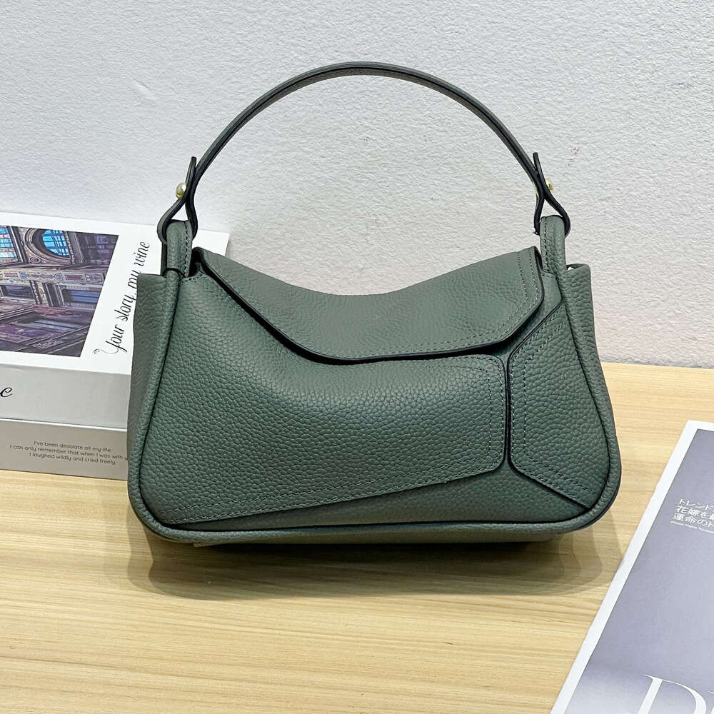 French Style Genuine Leather High-End Luxury Fashion Niche Commuter Pillow Crossbody Women's Shoulder Bag