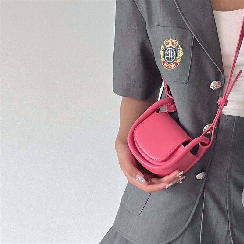 Women's Saddle Lipstick Small and Minimalist Texture Versatile Mini One Shoulder Crossbody Bag 2024 New Zero Wallet