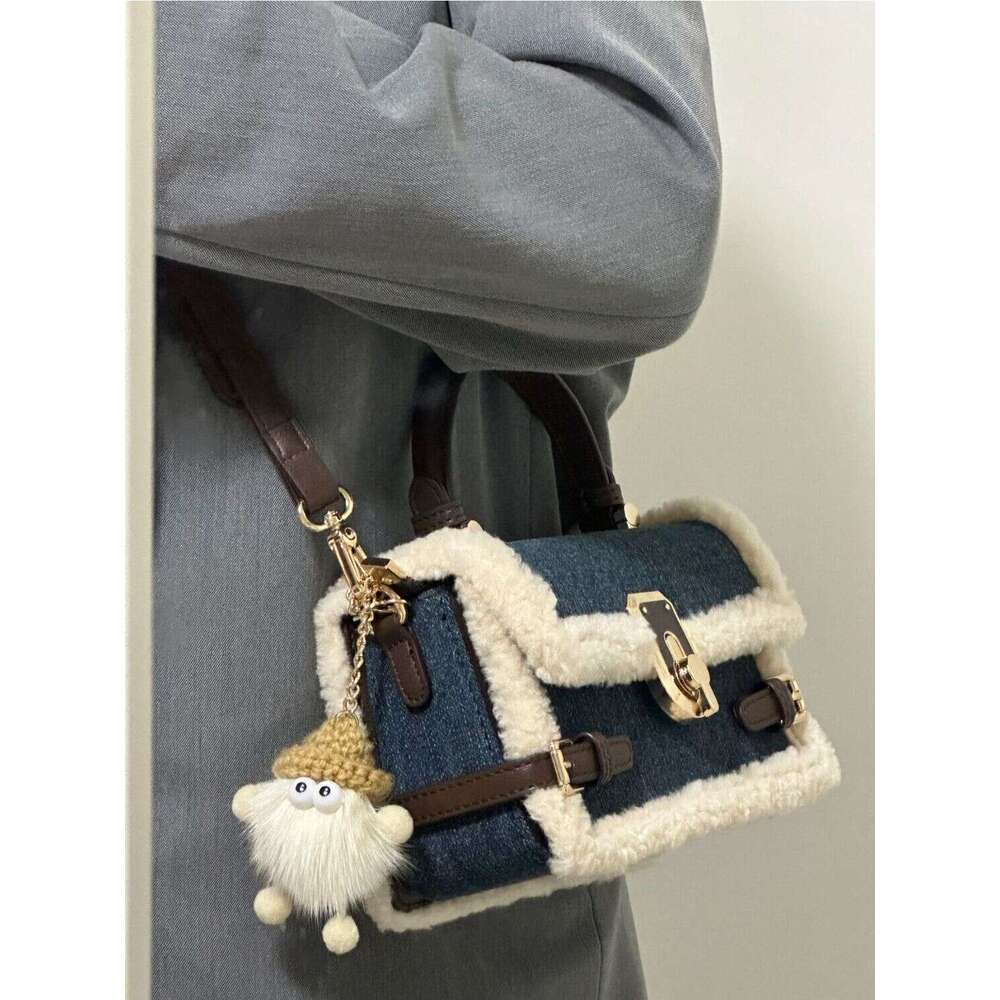 Designer Bag Tote Shoulder Bag Autumn Winter Versatile Denim Lamb Wool Small Square For Women New Plush Commuter Handbag Single Crossbody