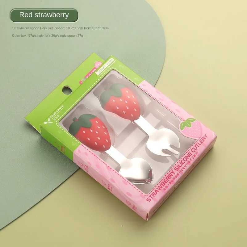 Baby Safe Silicone Dining Plate Suction Strawberry Children Dishes Feeding Toddler Training Tableware Cartoon Kids Plate Set X250806