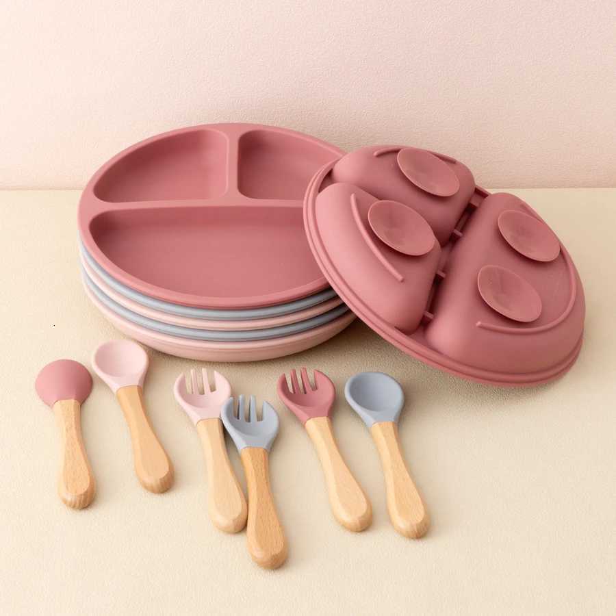 3PCS Silicone Children Tableware Baby Feeding Set Silicone Dinner Plate with Wooden Handle Spoon Fork BPA Free Baby Training Tableware X250806