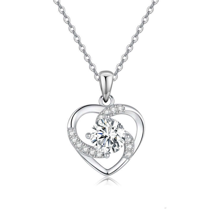 Moissanite Sterling Sier Pendant Eternal Heart Necklace for Women Versatile High-End Non-Fading Collarbone Chain Jewelry